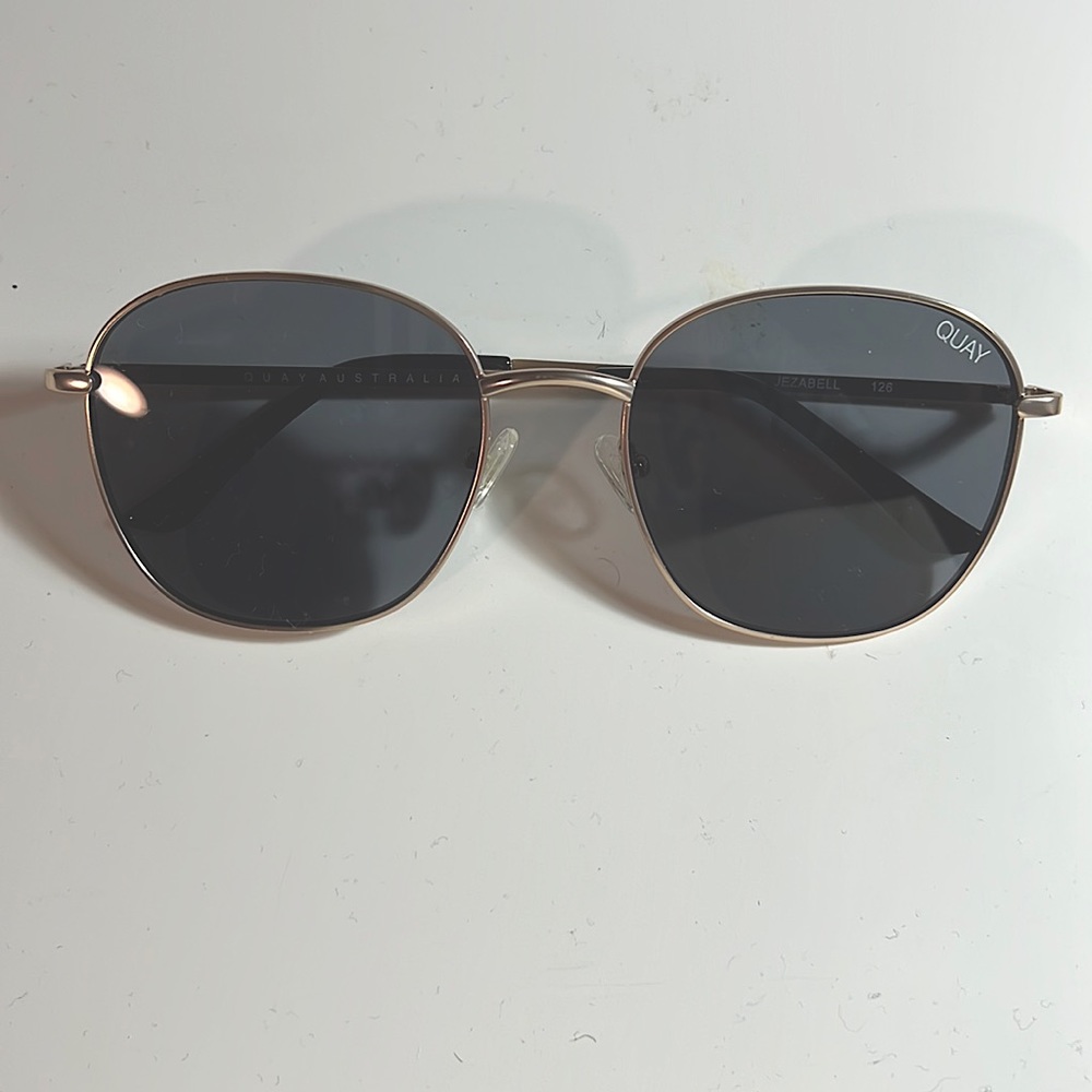 QUAY JEZABELL Sunglasses